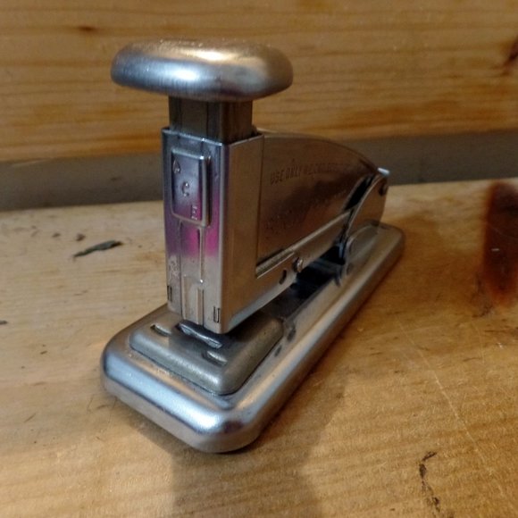 Vintage ACE SCOUT stapler model 202 - Picture 3 of 12